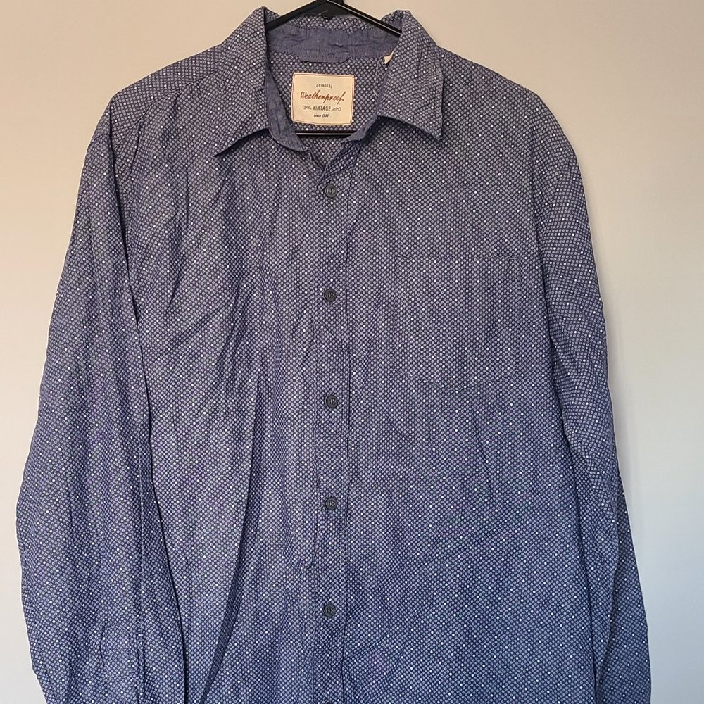 Weatherproof Vintage long sleeve, small print button down shirt.  Like new